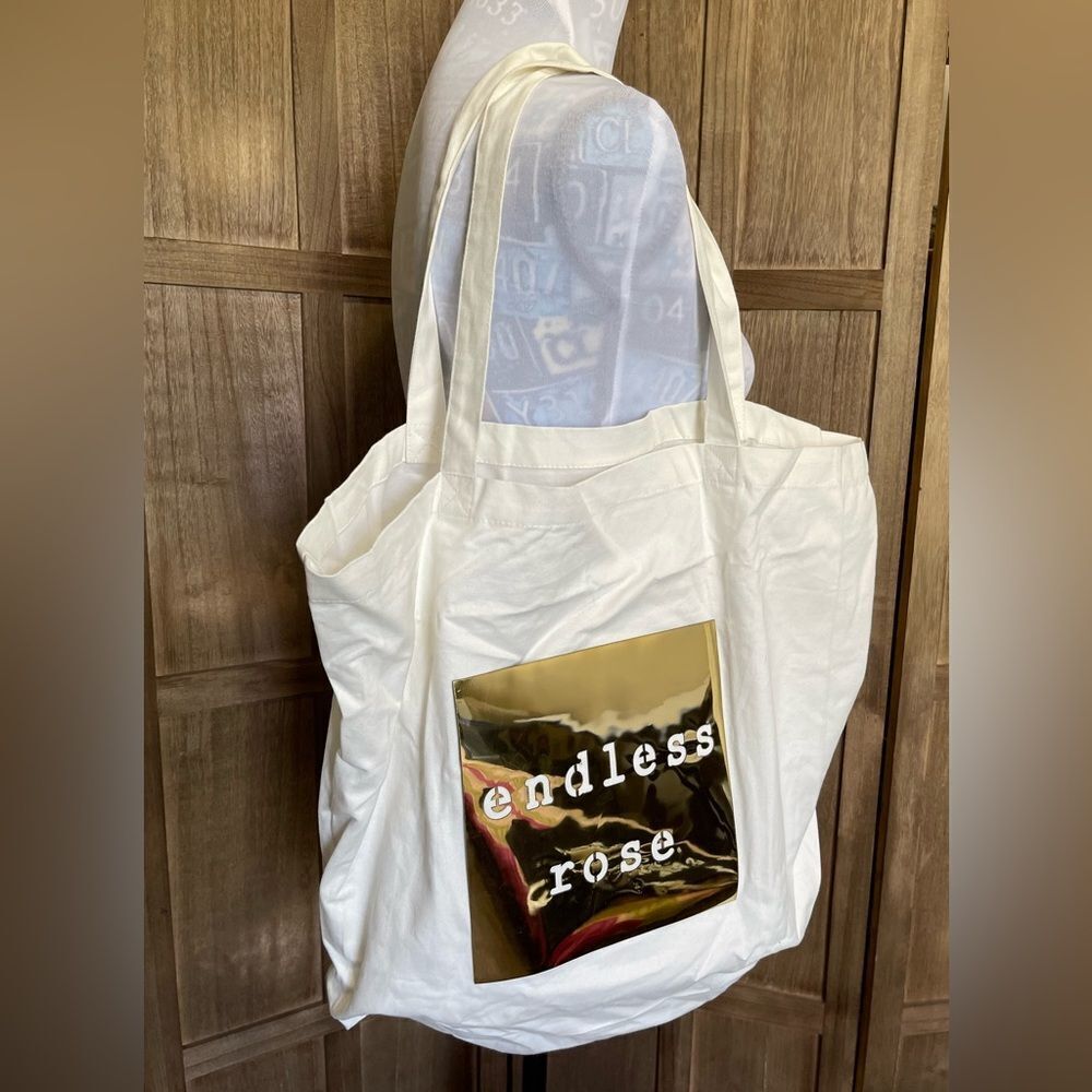 White and Gold ‘ENDLESS ROSE’ tote.